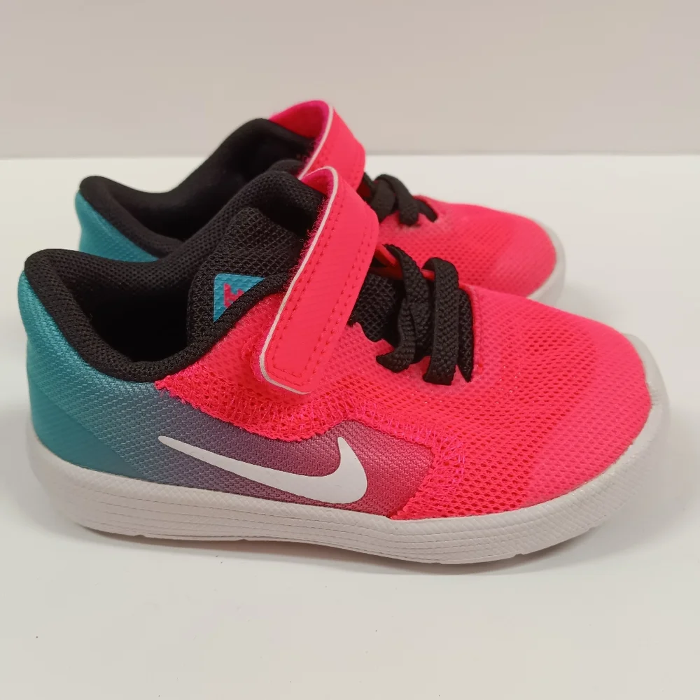 Nike Revolution 3 Toddler Sneakers Racer Pink & Chloribe Blue Size 6C